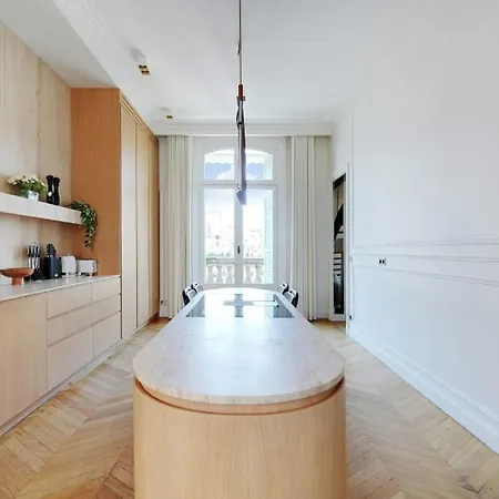 Appartement Sumptuous apartment WITH AIR CONDITIONING - Paris 16 *